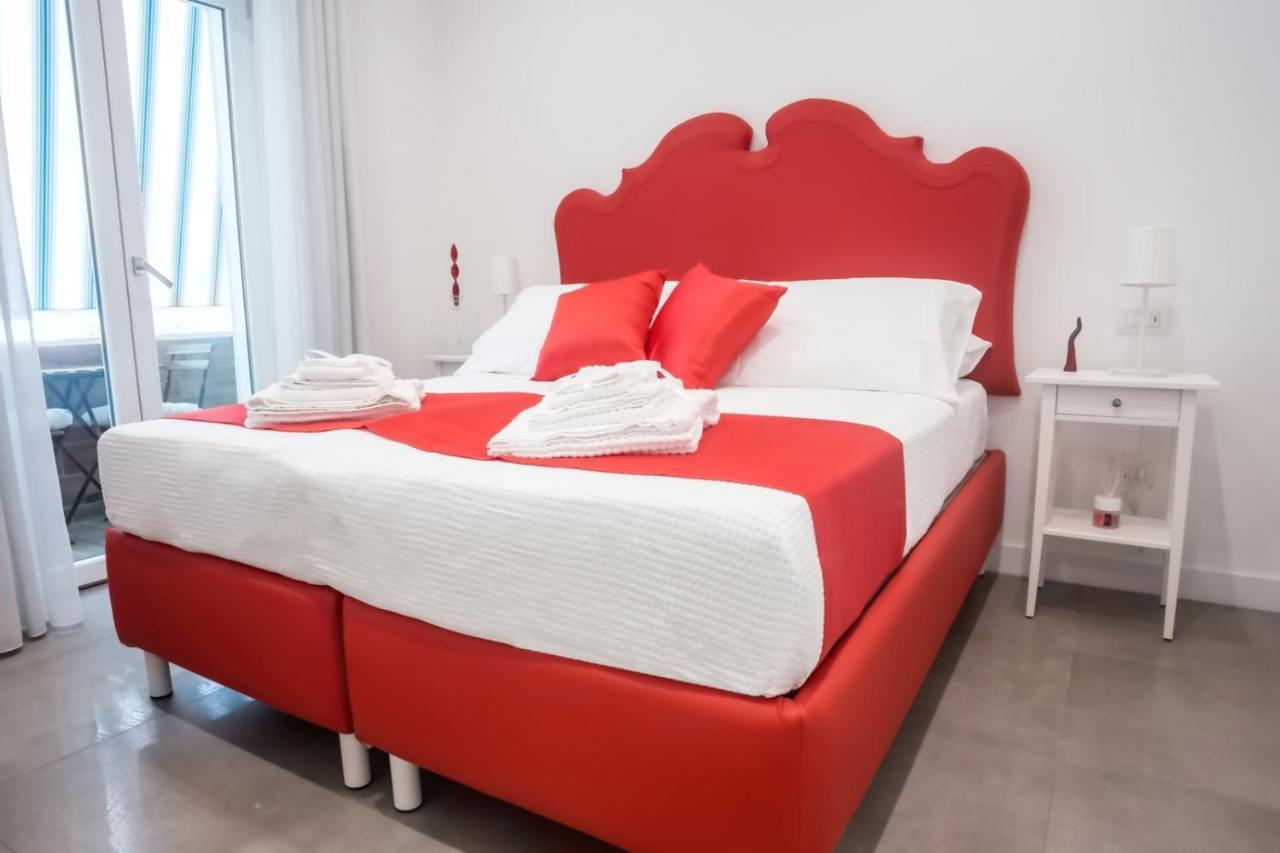 Kerbaker 14 Bed & Breakfast เนเปิลส์ ภายนอก รูปภาพ